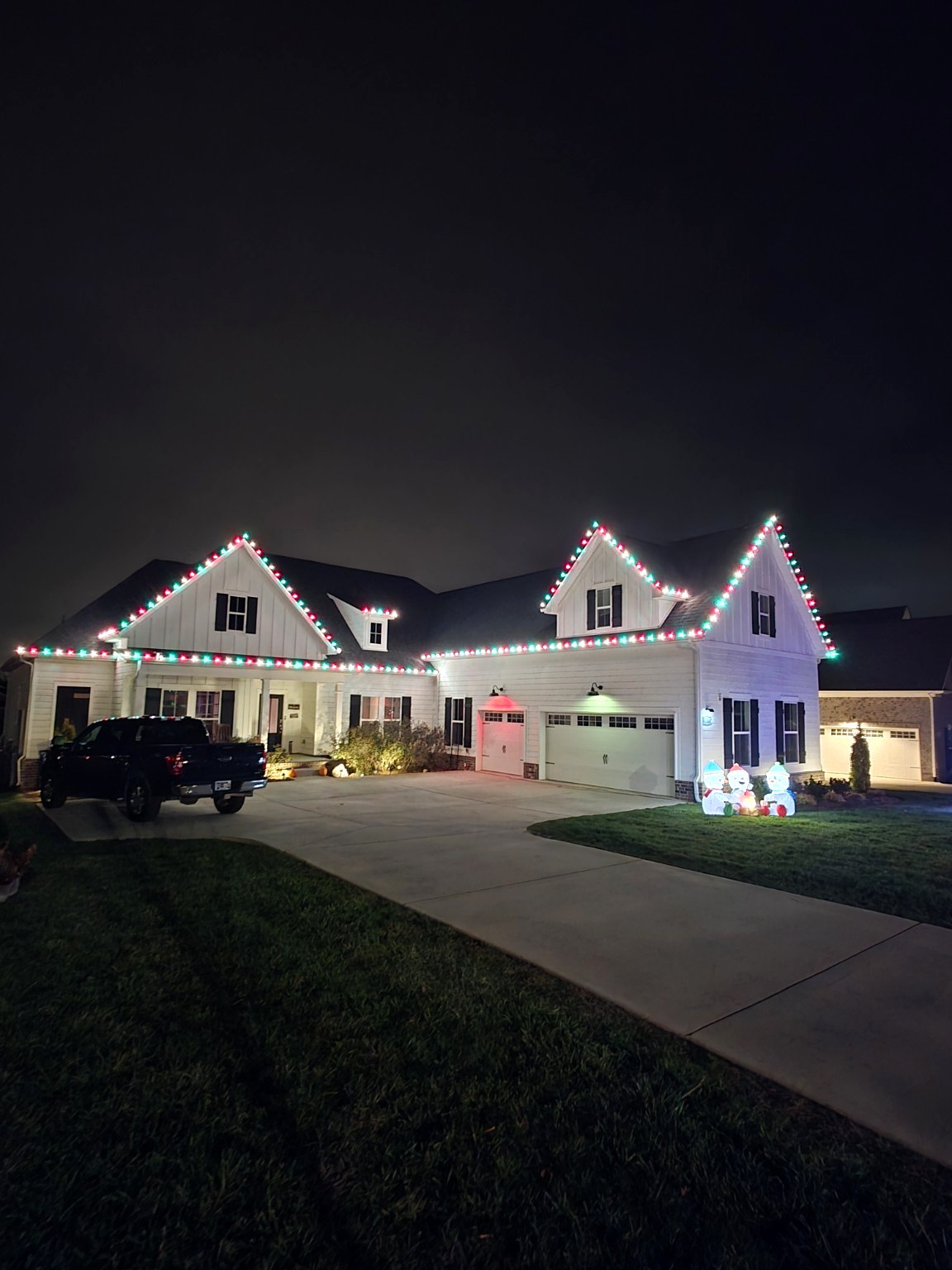 Holiday lighting project by Tennessee Twinkle Co.